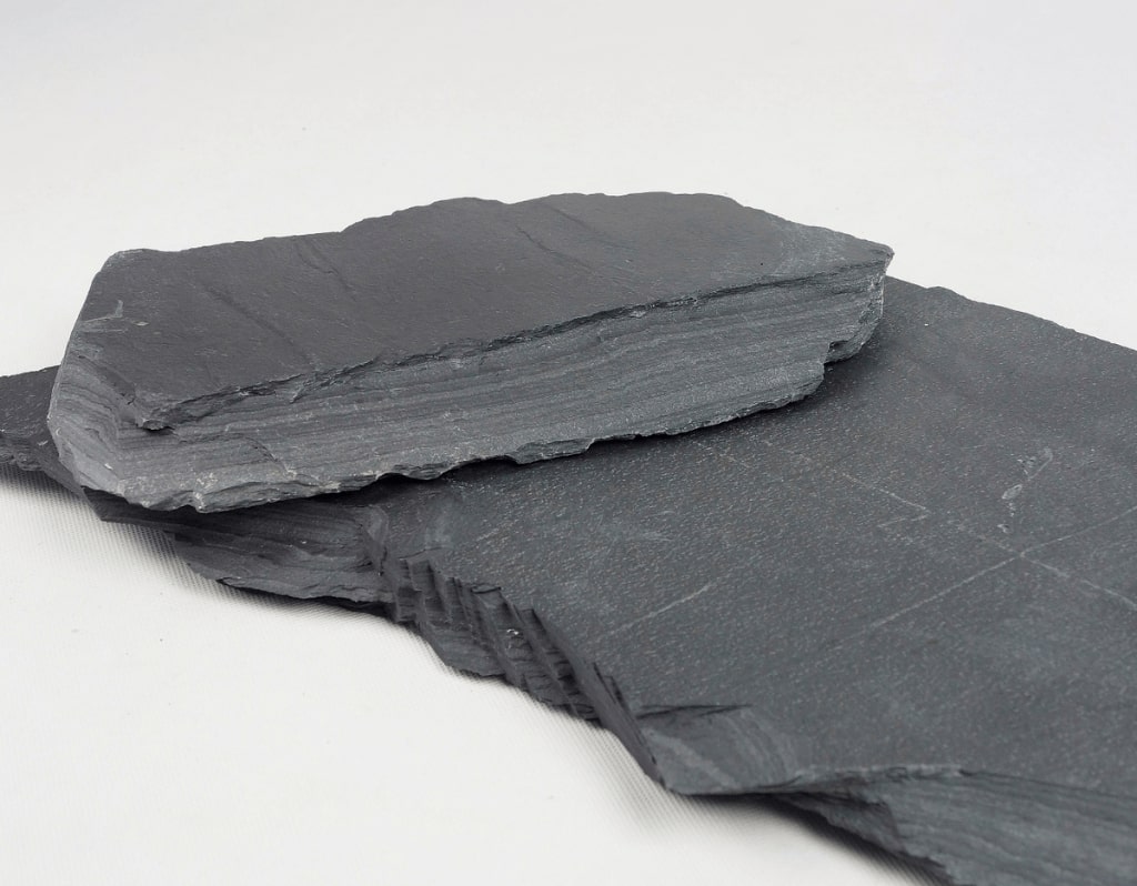 Łupek kamienny łupany czarny naturalny (2-4 cm)